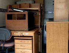 相模原市緑区にて冷蔵庫、ドラム式洗濯機、学習机、タンスなどを回収いたしました